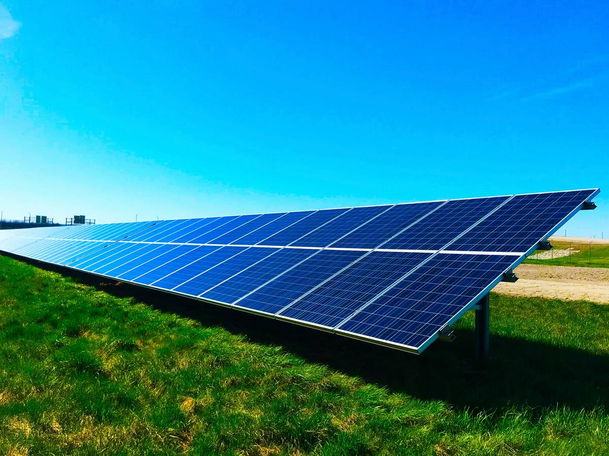 wiring diagram showing correct renewable resource charge controller type how setup with battery and solar array